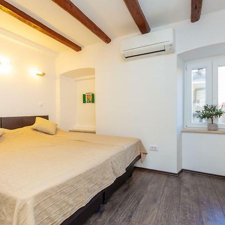 City Wall'S Studio Apartment Ragusa Esterno foto