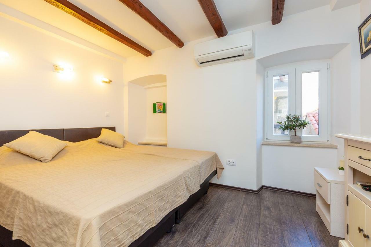 City Wall'S Studio Apartment Ragusa Esterno foto